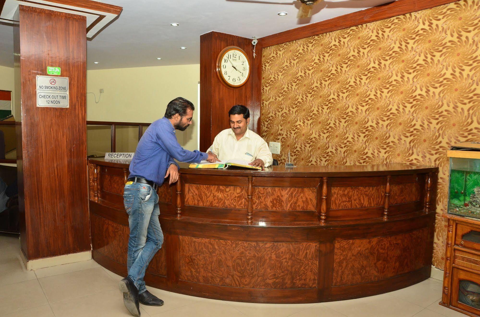 OYO 9148 Hotel Global Inn Neu-Delhi Exterior foto