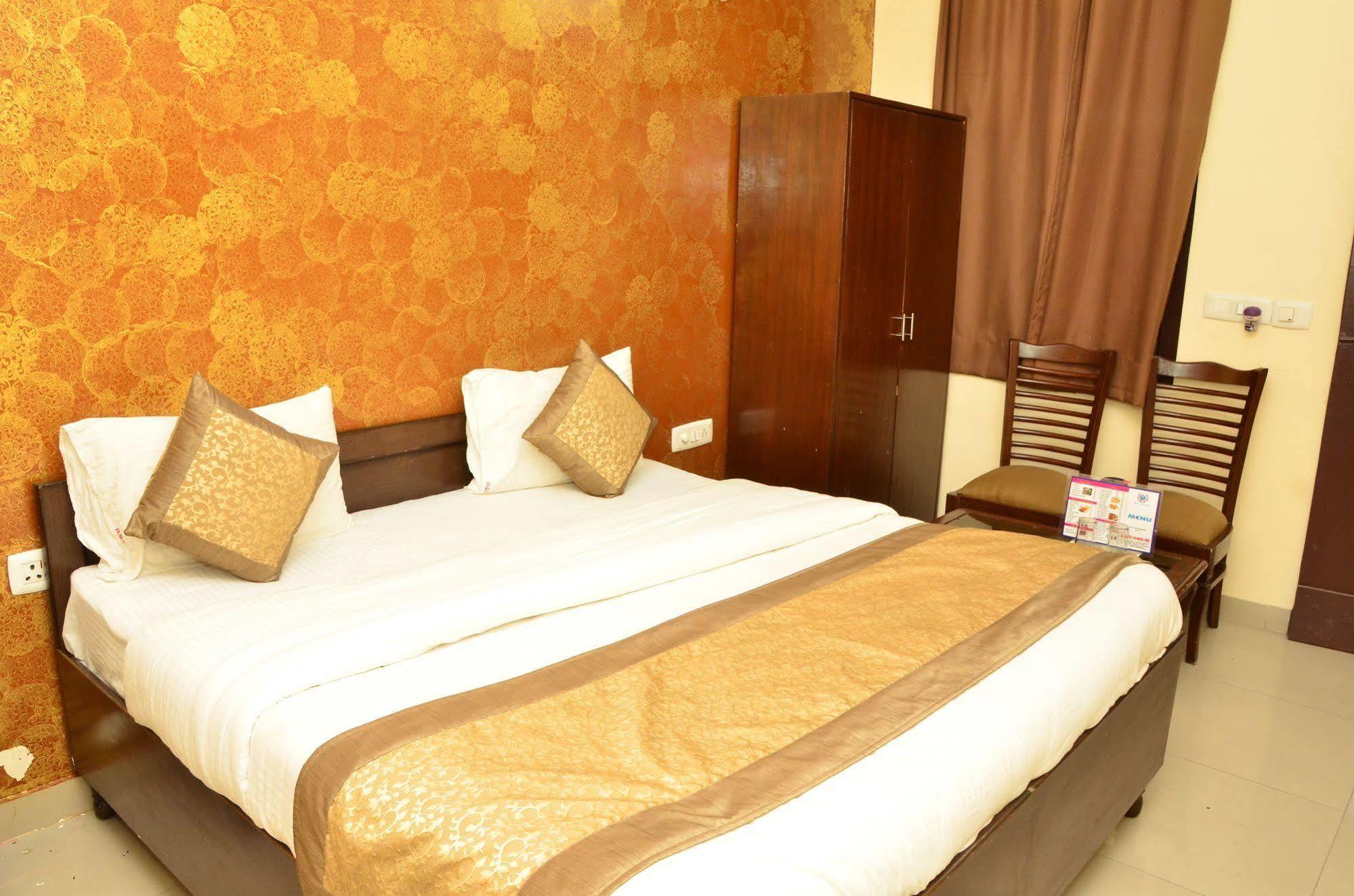 OYO 9148 Hotel Global Inn Neu-Delhi Exterior foto